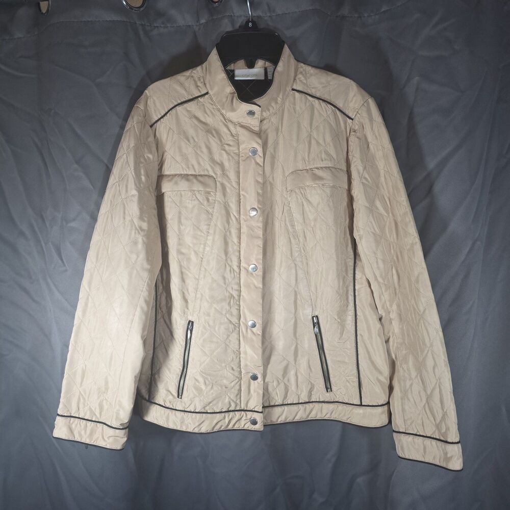 Chico’s Quilted Jacket Womens Size 1 Tan Beige Snap Front Lightweight Coat